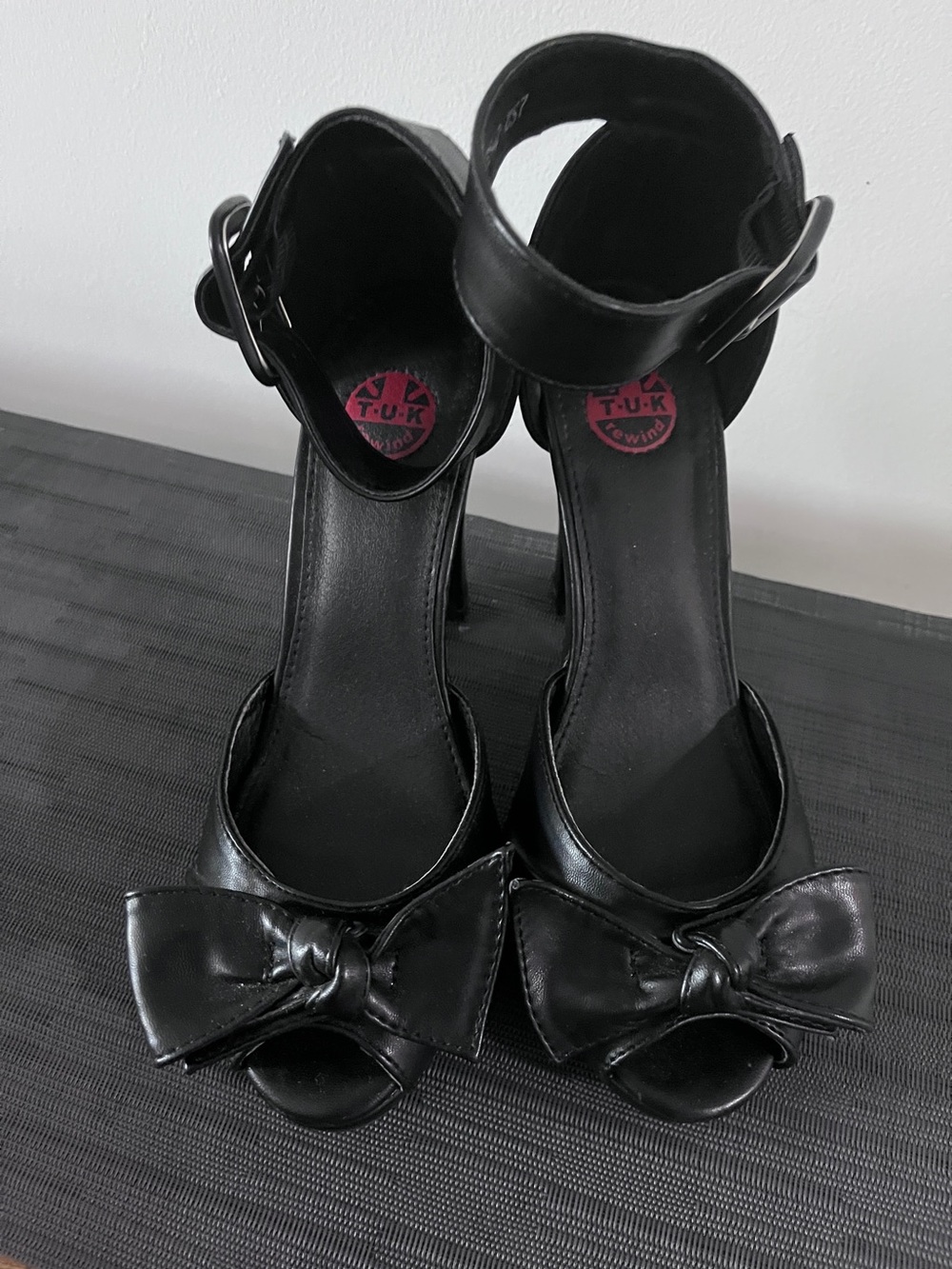 T.U.K. Black ‘Pinup’ Heels - size 7